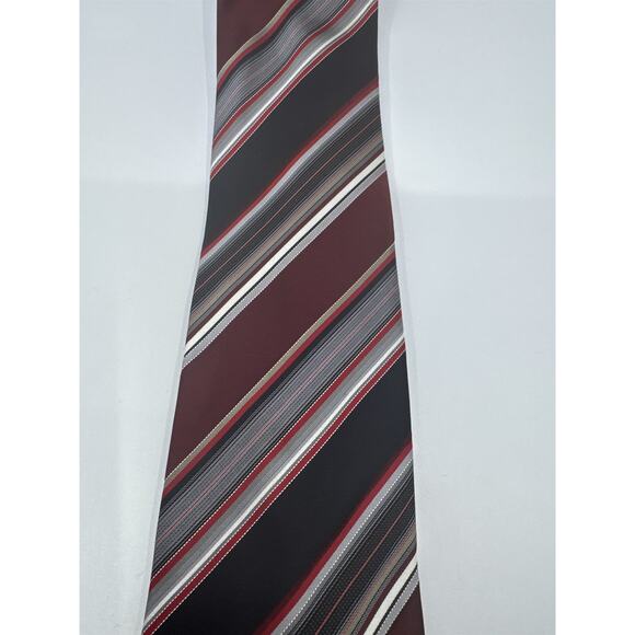 Van Heusen Black, Red And Silver 100% Silk Men's Neck Tie - Picture 3 of 13